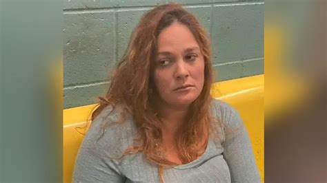 Arkansas woman accused of abducting her 8 biological kids from foster care